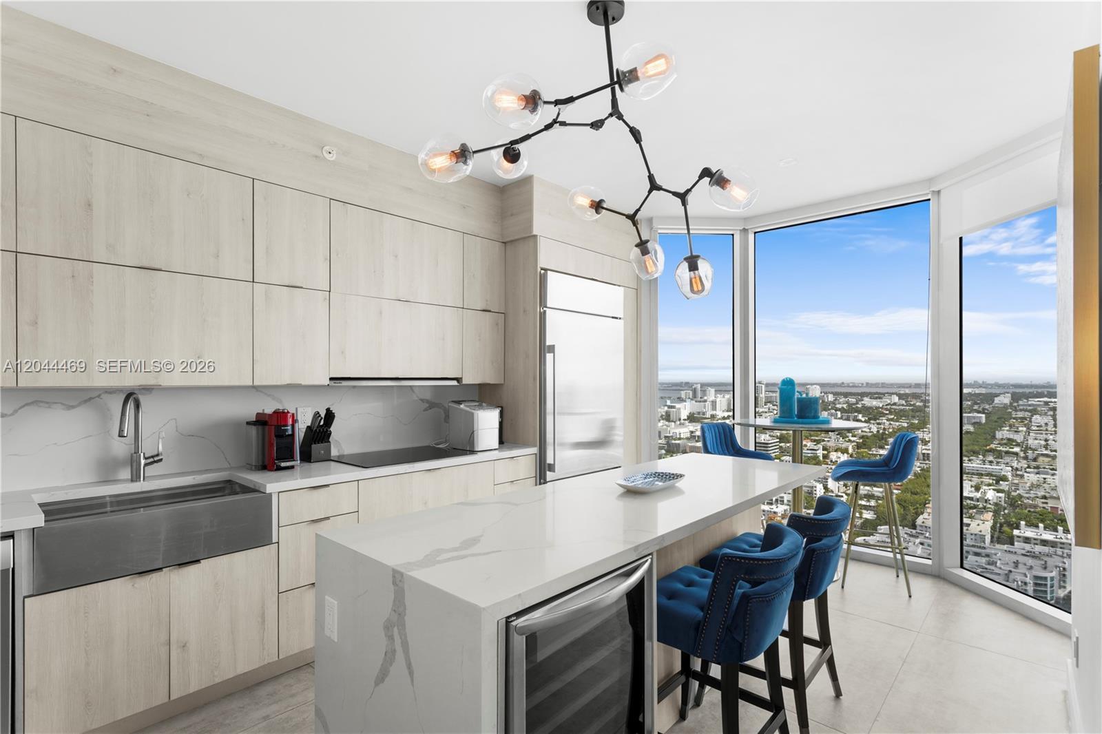 300 S Pointe Dr # 3604, Miami Beach FL 33139 photo 2