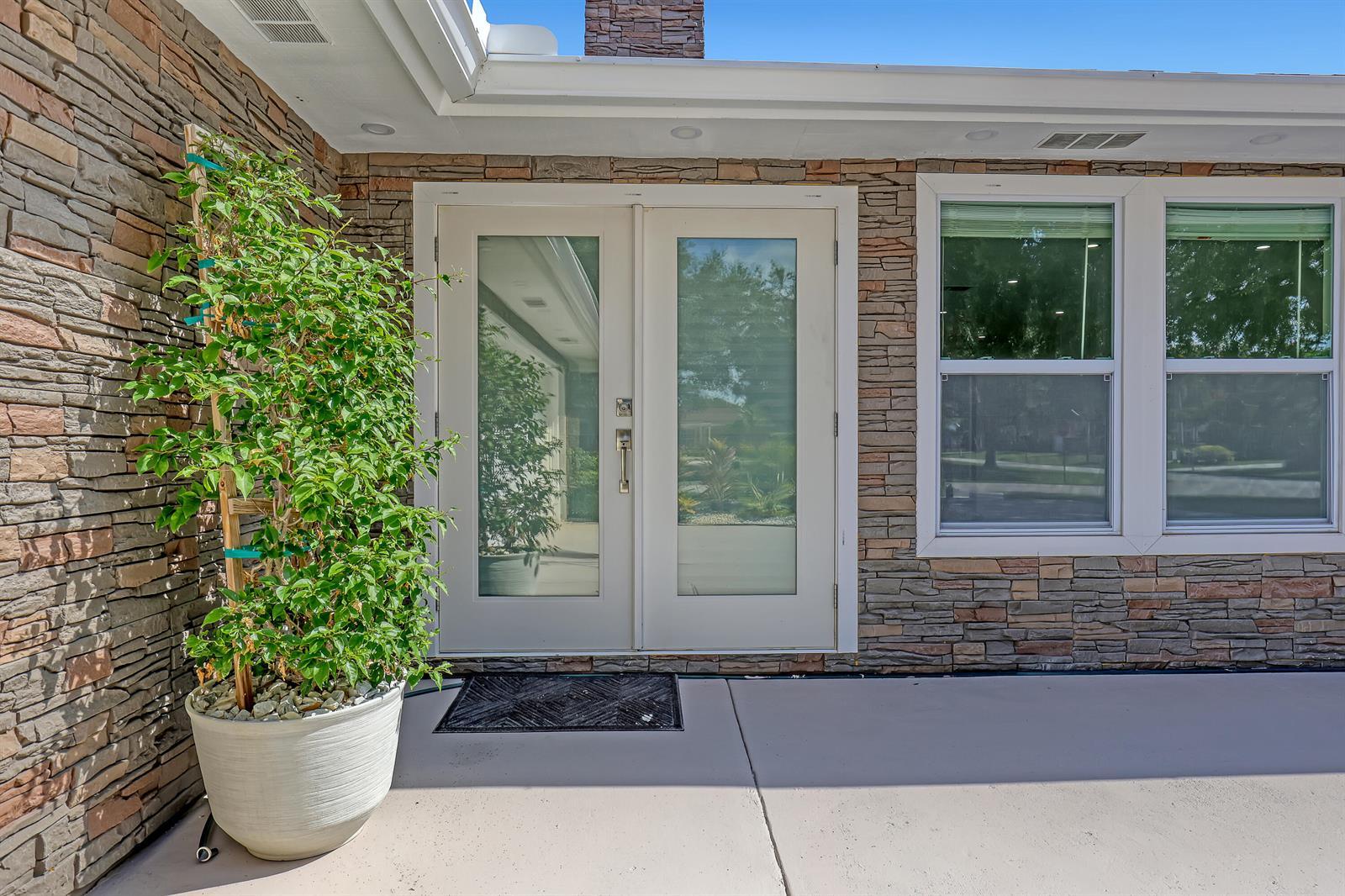6185 White Oak Court, Jupiter FL 33458 photo 4