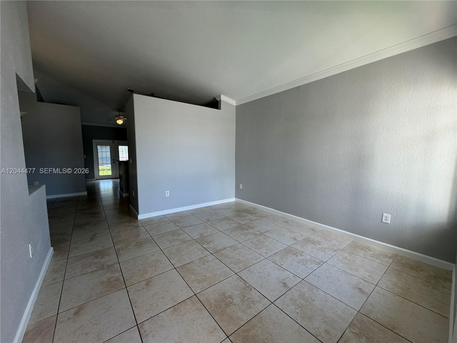 7753 NW 201st Ter, Hialeah FL 33015 photo 5