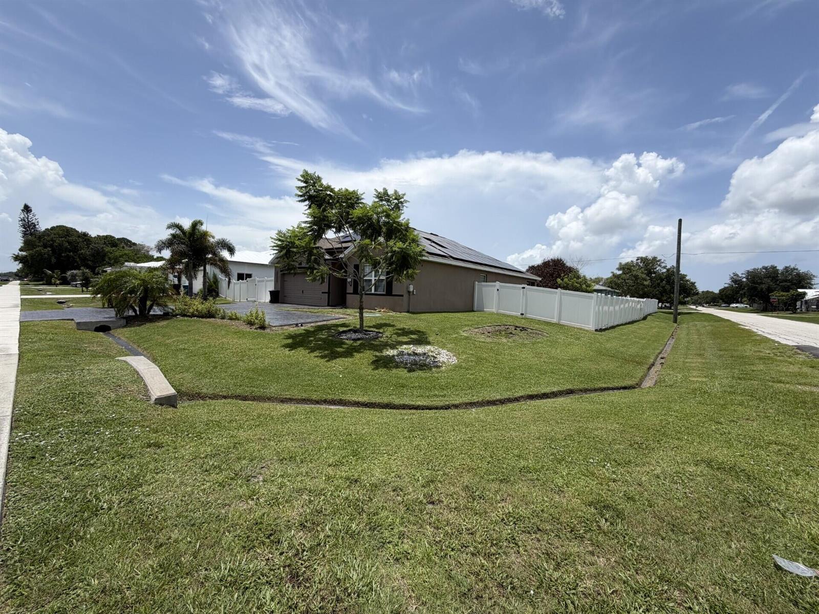 103 SW Oakridge Drive, Port St. Lucie FL 34984 photo 2