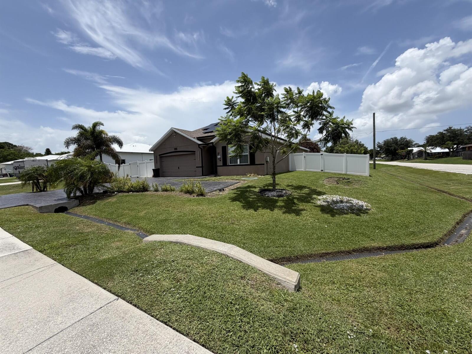 103 SW Oakridge Drive, Port St. Lucie FL 34984