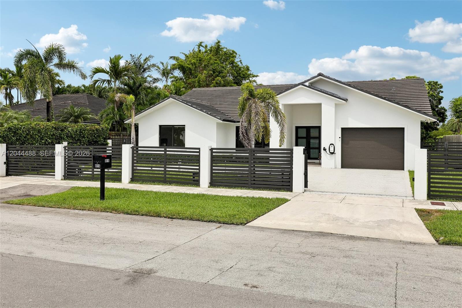 6816 SW 89th Ct, Miami FL 33173 photo 3