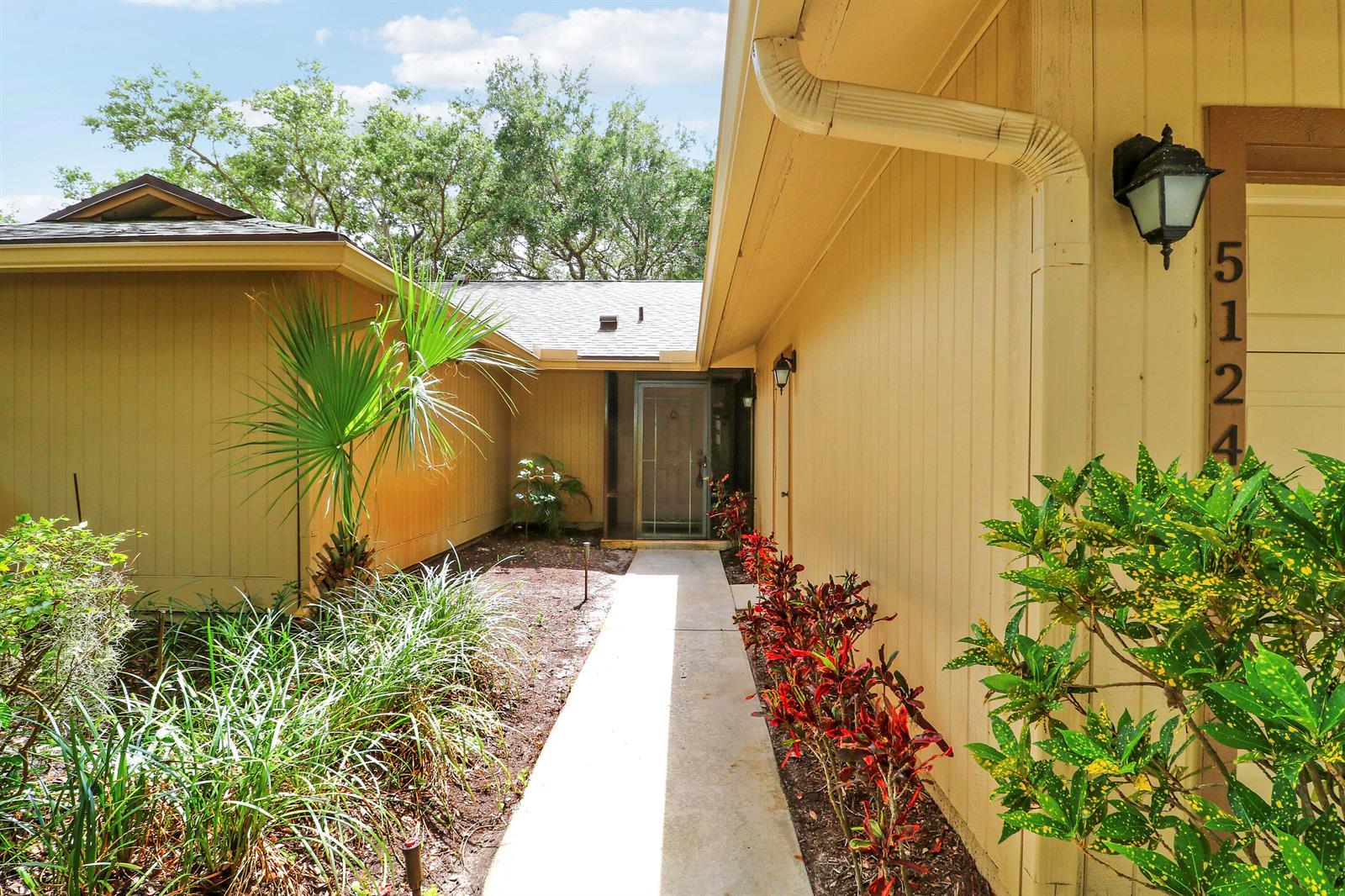 5124 SE Schooner Oaks Way, Stuart FL 34997 photo 4