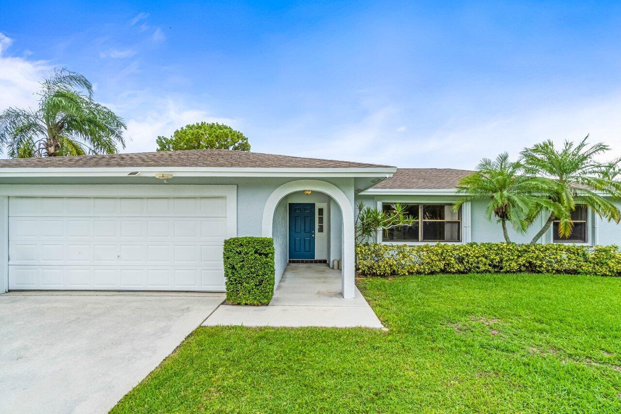 1849 Tulip Lane, Wellington FL 33414 photo 4