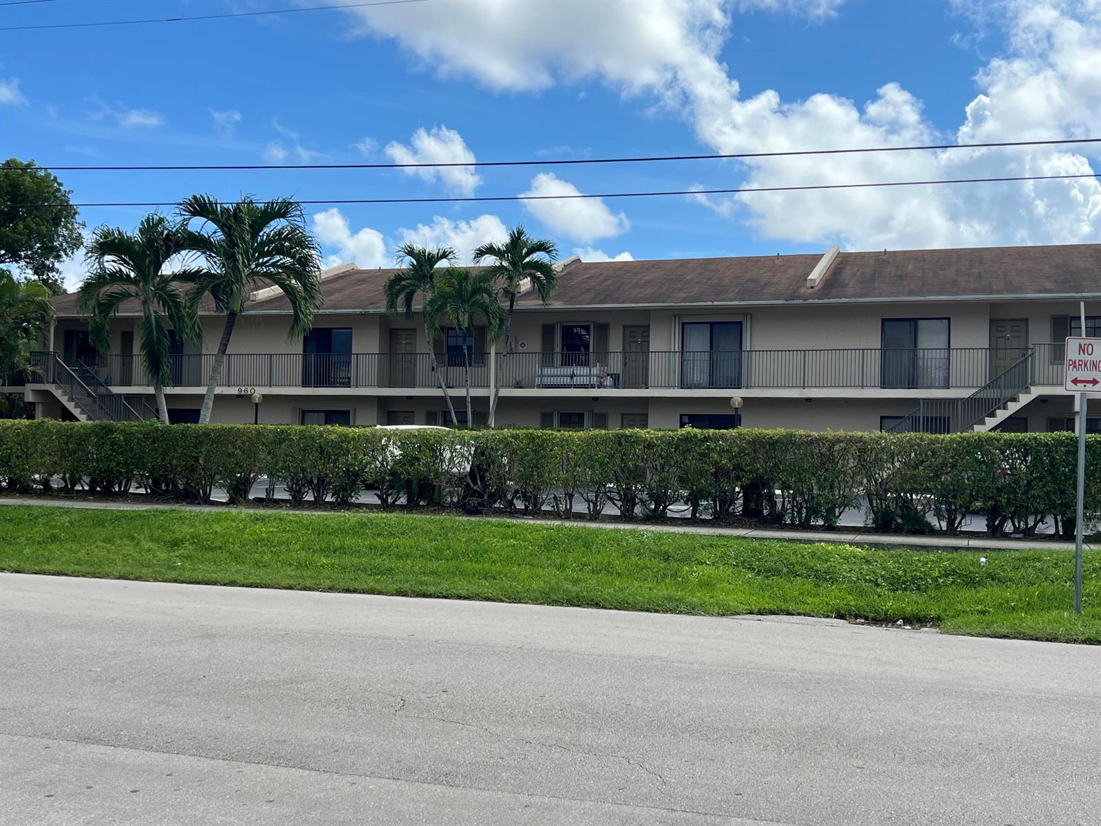 960 NW 45th Street # 6, Deerfield Beach FL 33064