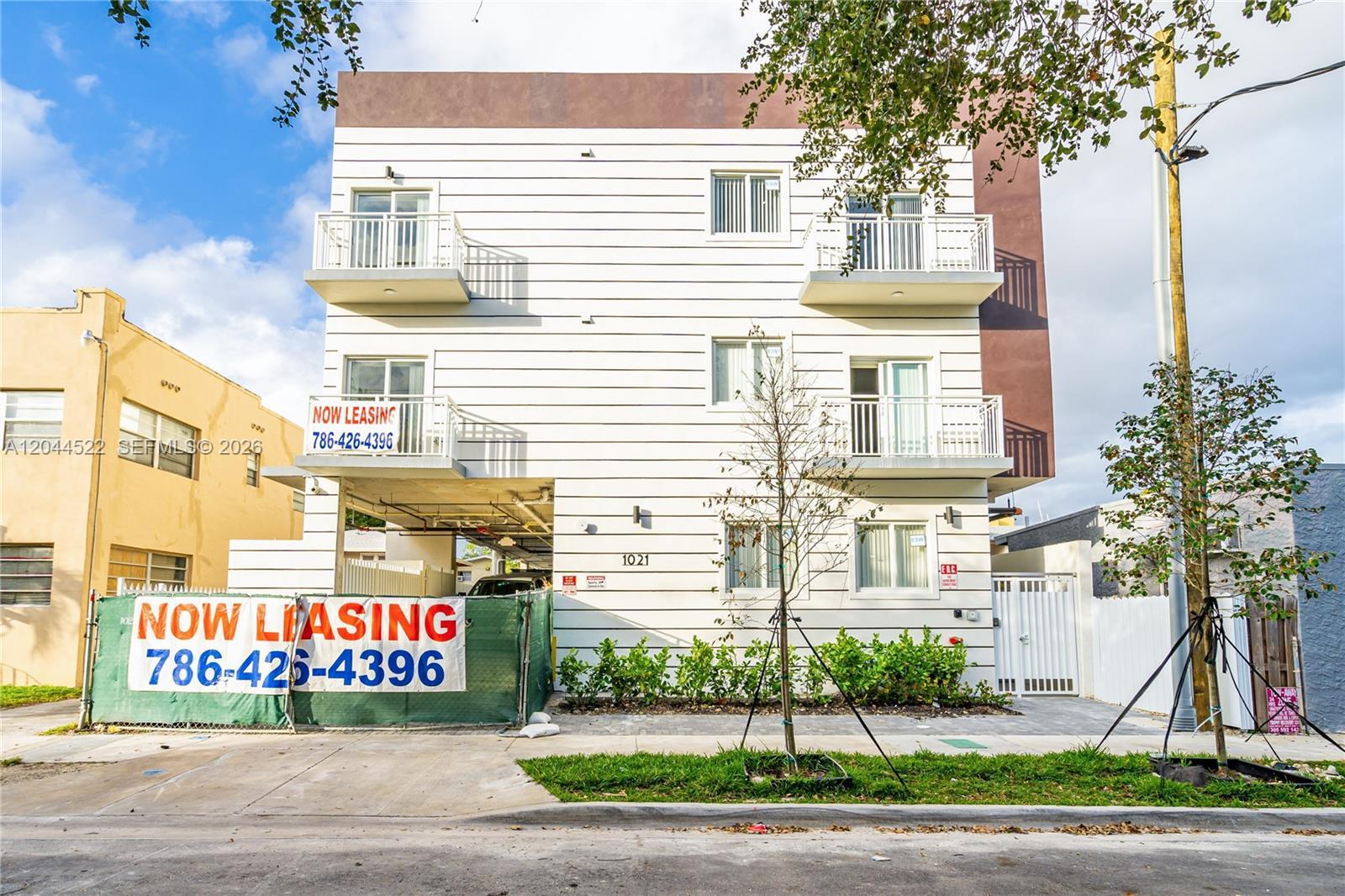 1021 NW 1st St # 204, Miami FL 33128