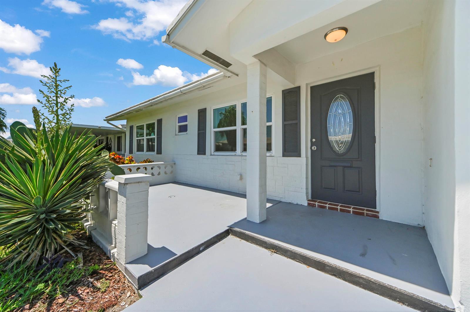 717 SW 16th Street, Boynton Beach FL 33426 photo 2