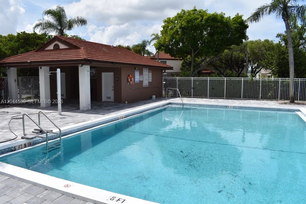 Pembroke Pines, FL 33025 photo 3