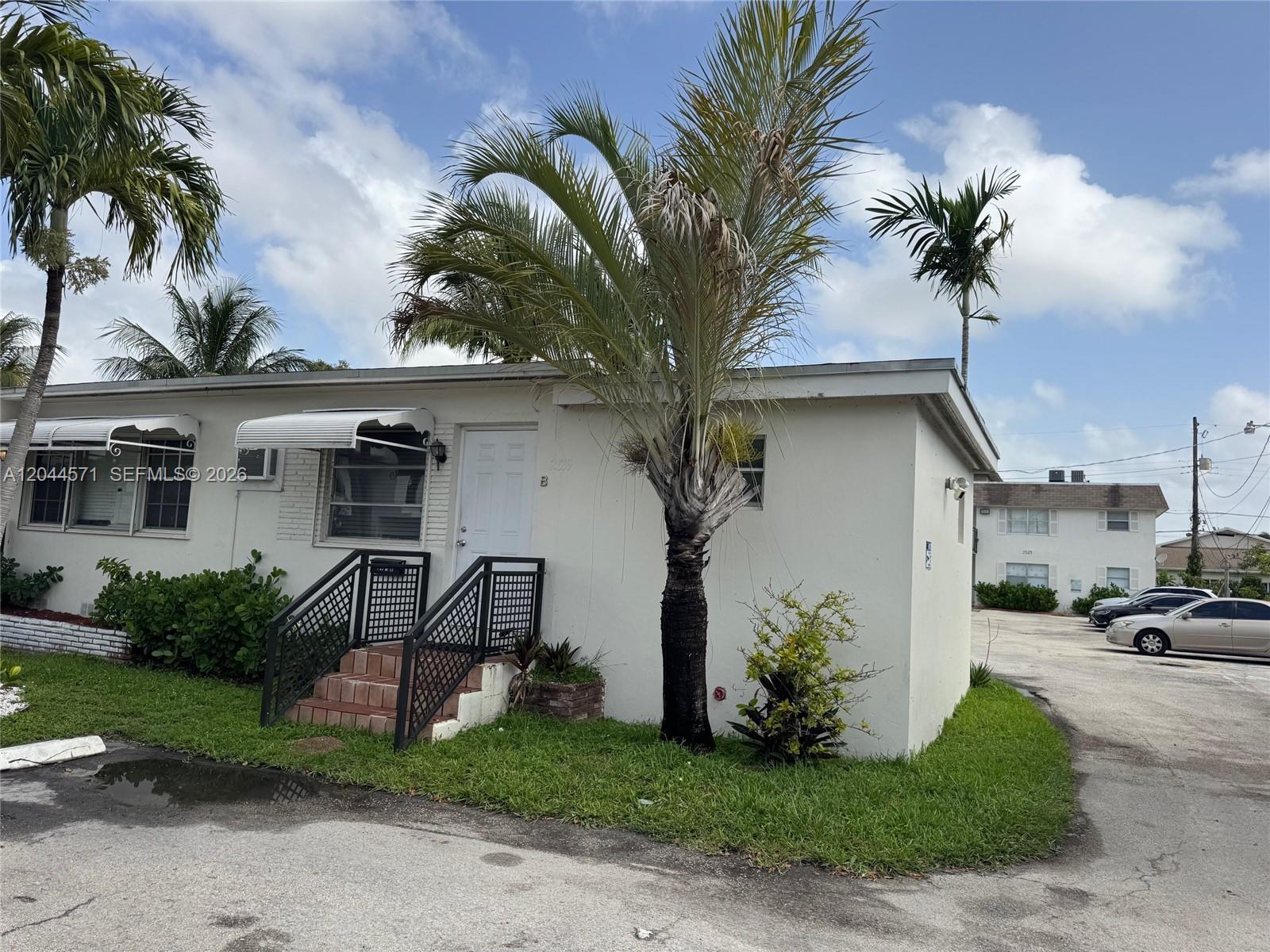 2519 pirece st # b, Hollywood FL 33020-4870