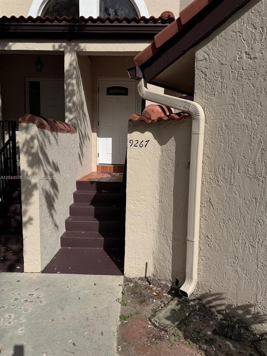 9267 W Sunrise Blvd, Plantation FL 33322 photo 2
