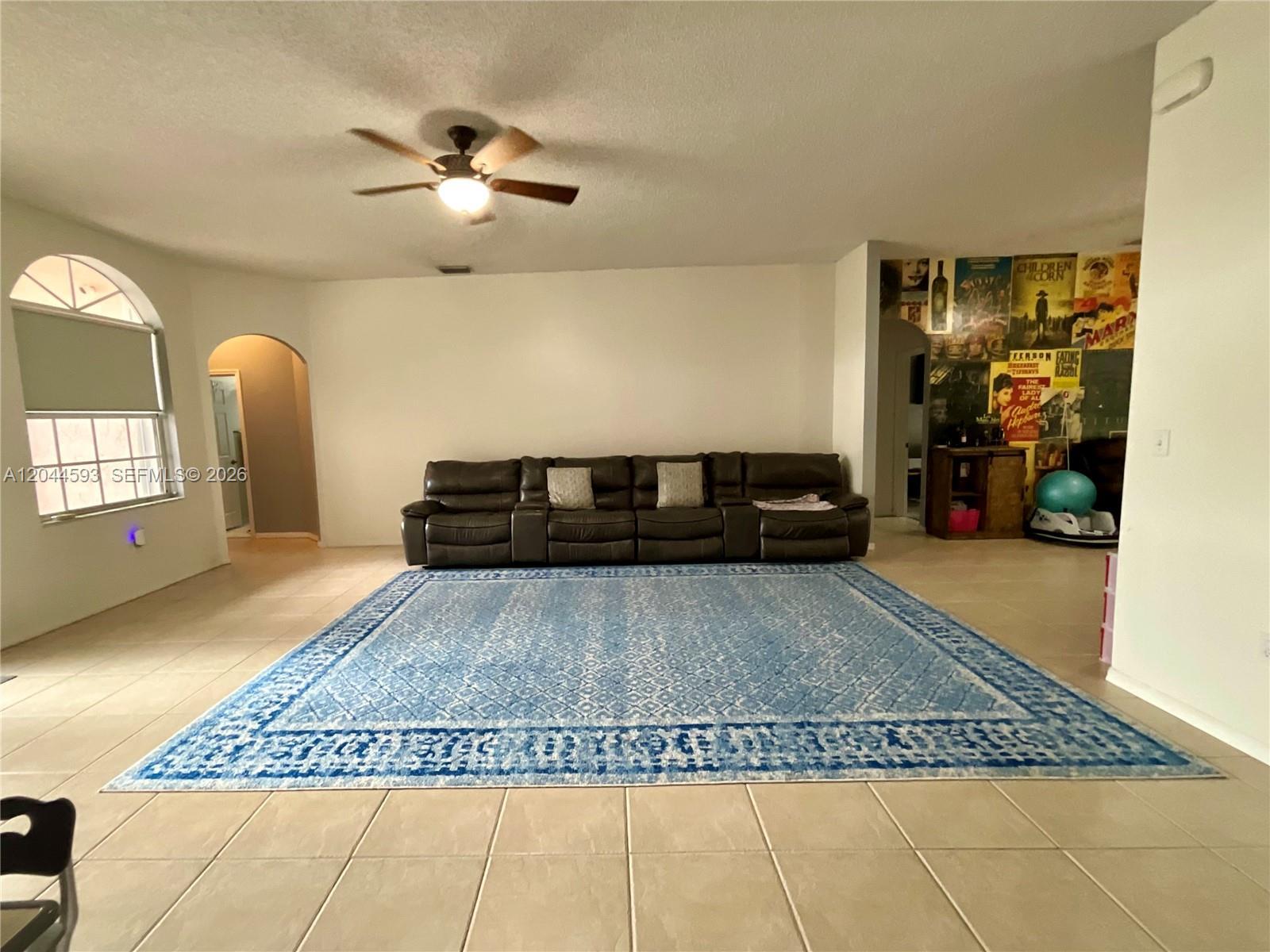 2335 SE 4th Pl, Homestead FL 33033 photo 5