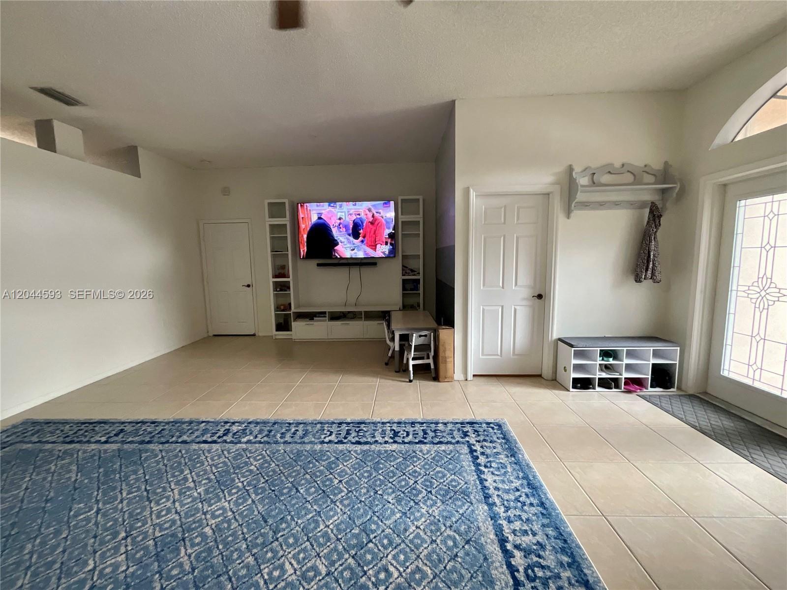 2335 SE 4th Pl, Homestead FL 33033 photo 4