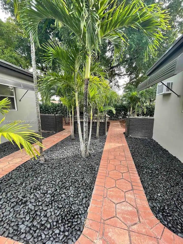 1925 Dewey St, Hollywood FL 33020 photo 3