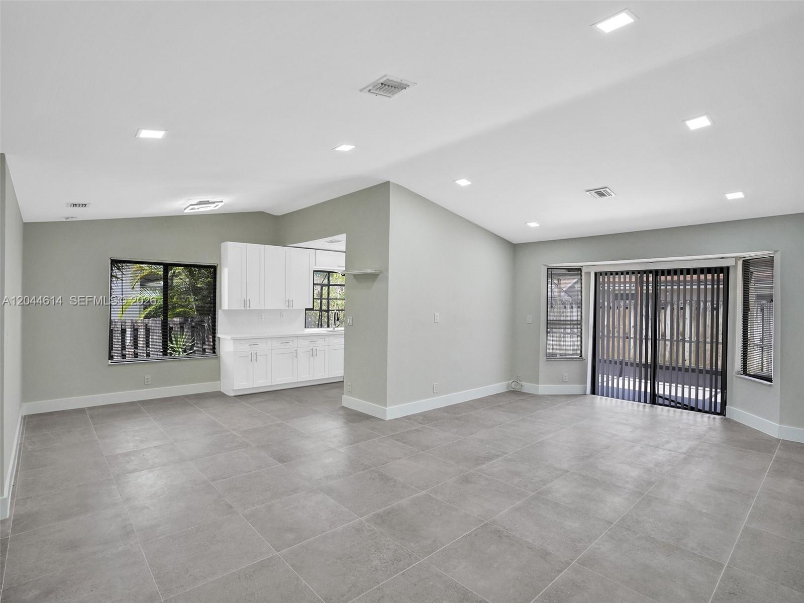 3216 NW 105th Ave, Sunrise FL 33351 photo 3