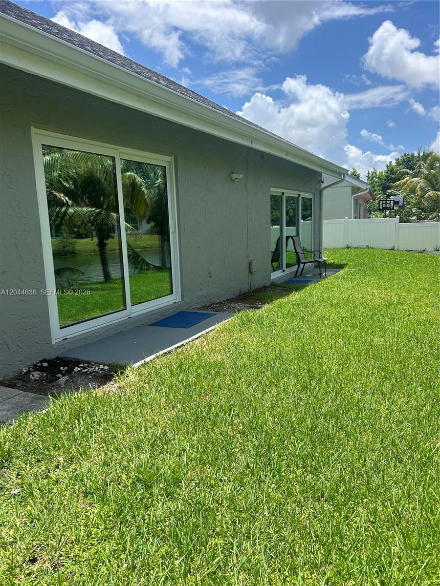 2730 Cypress Ave, Miramar FL 33025 photo 2