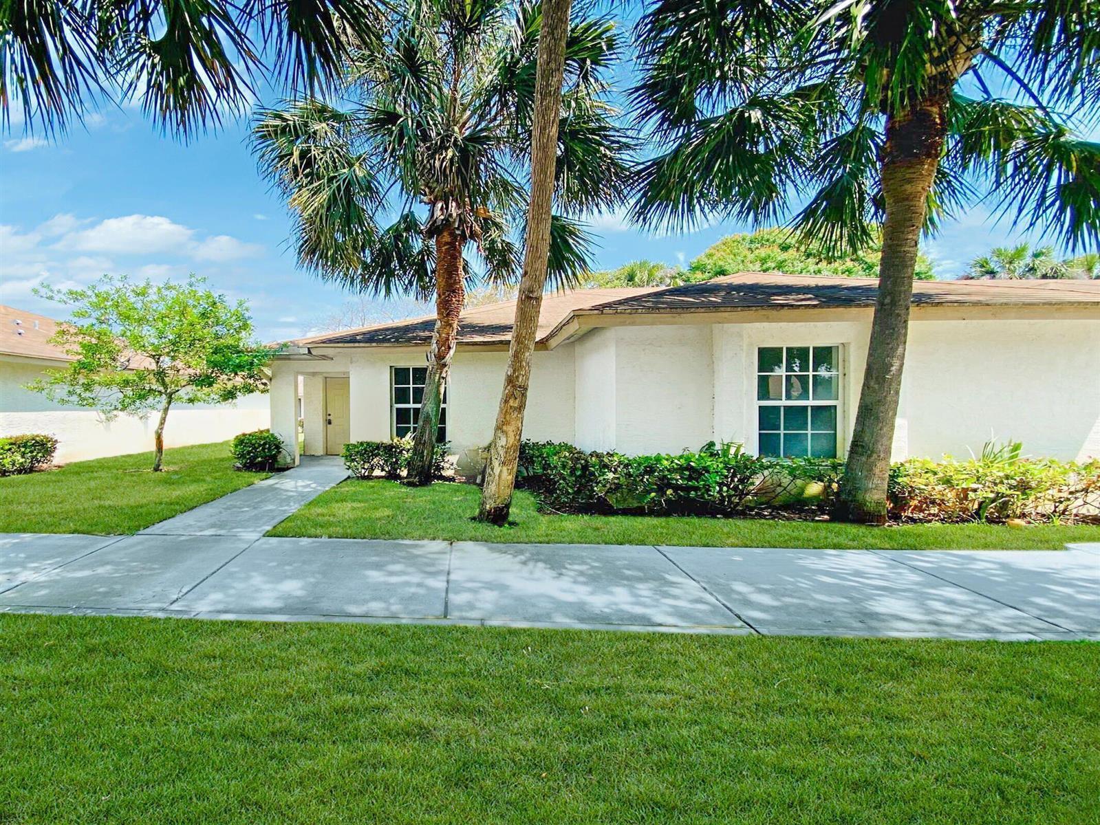 9244 Roan Lane Unit B, West Palm Beach FL 33403