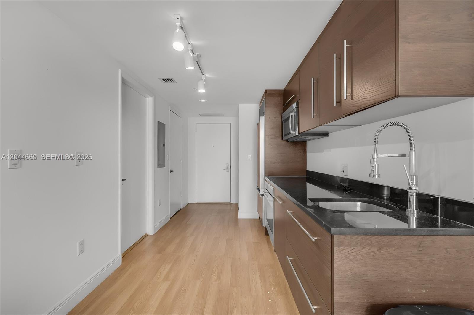475 Brickell Ave # 2508, Miami FL 33131 photo 2