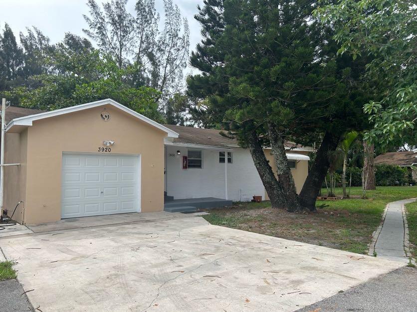 3920 7th Avenue N, FL 33461