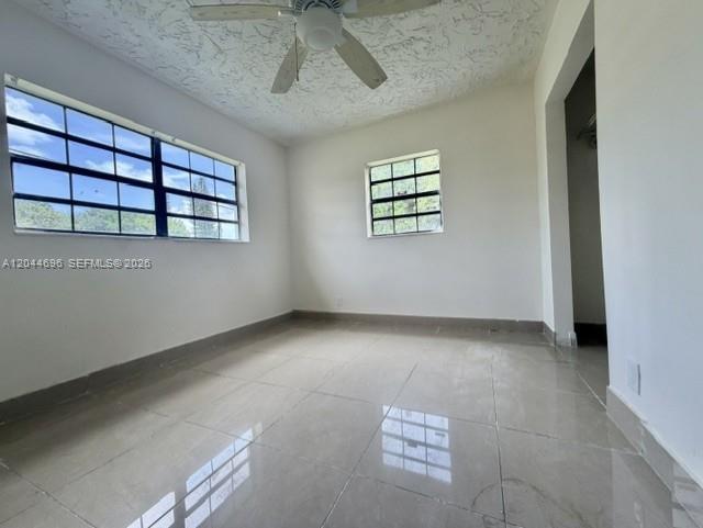 2115 SW 50th Ave, West Park FL 33023 photo 4