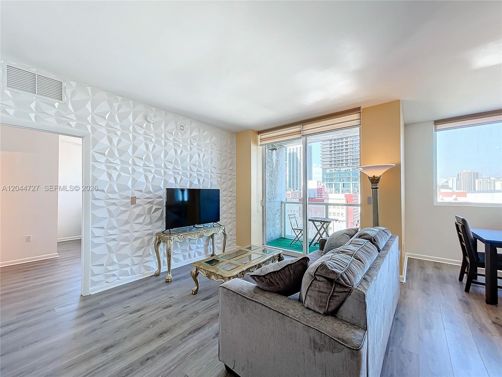 244 Biscayne Blvd # 1108, Miami FL 33132 photo 2