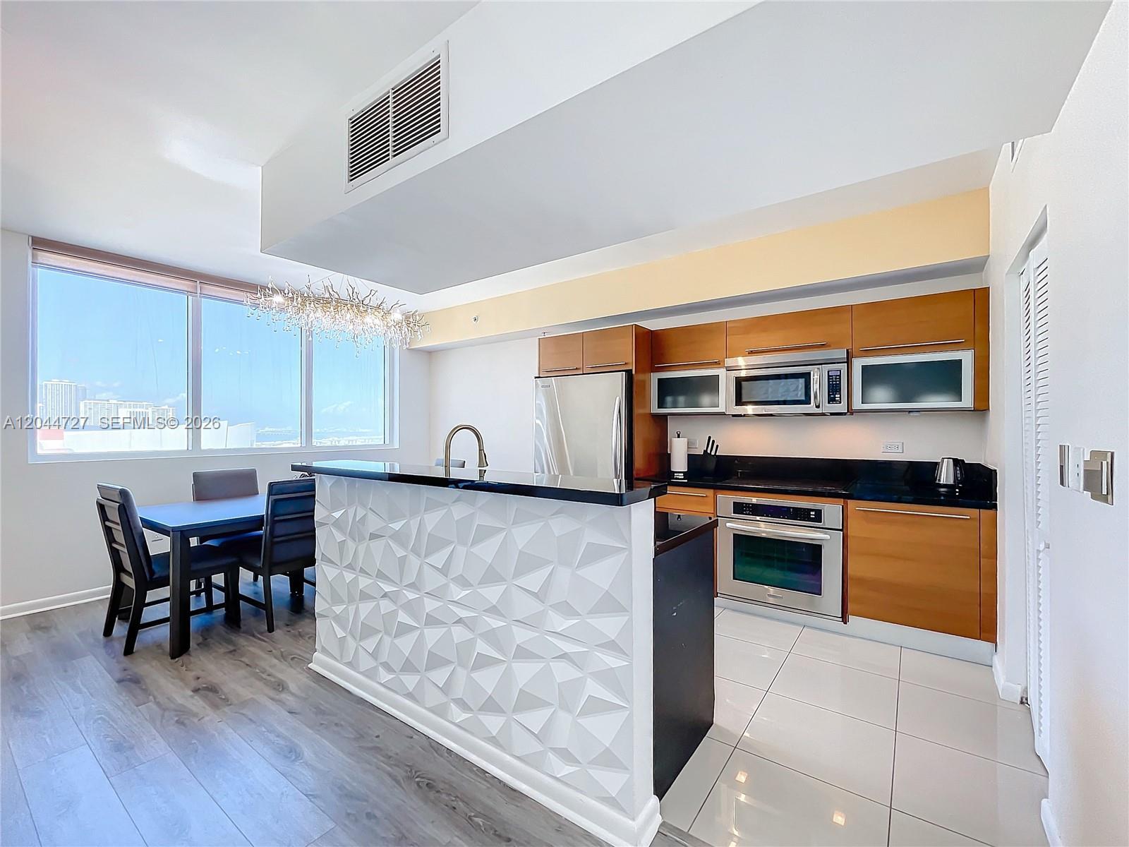 244 Biscayne Blvd # 1108, Miami FL 33132 photo 3