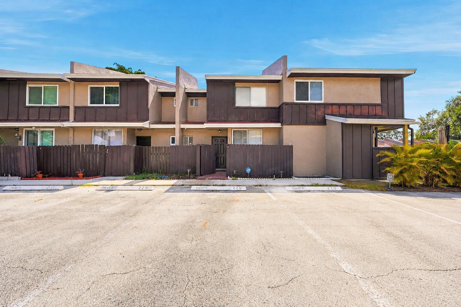 1227 Sussex Drive, North Lauderdale FL 33068 photo 4