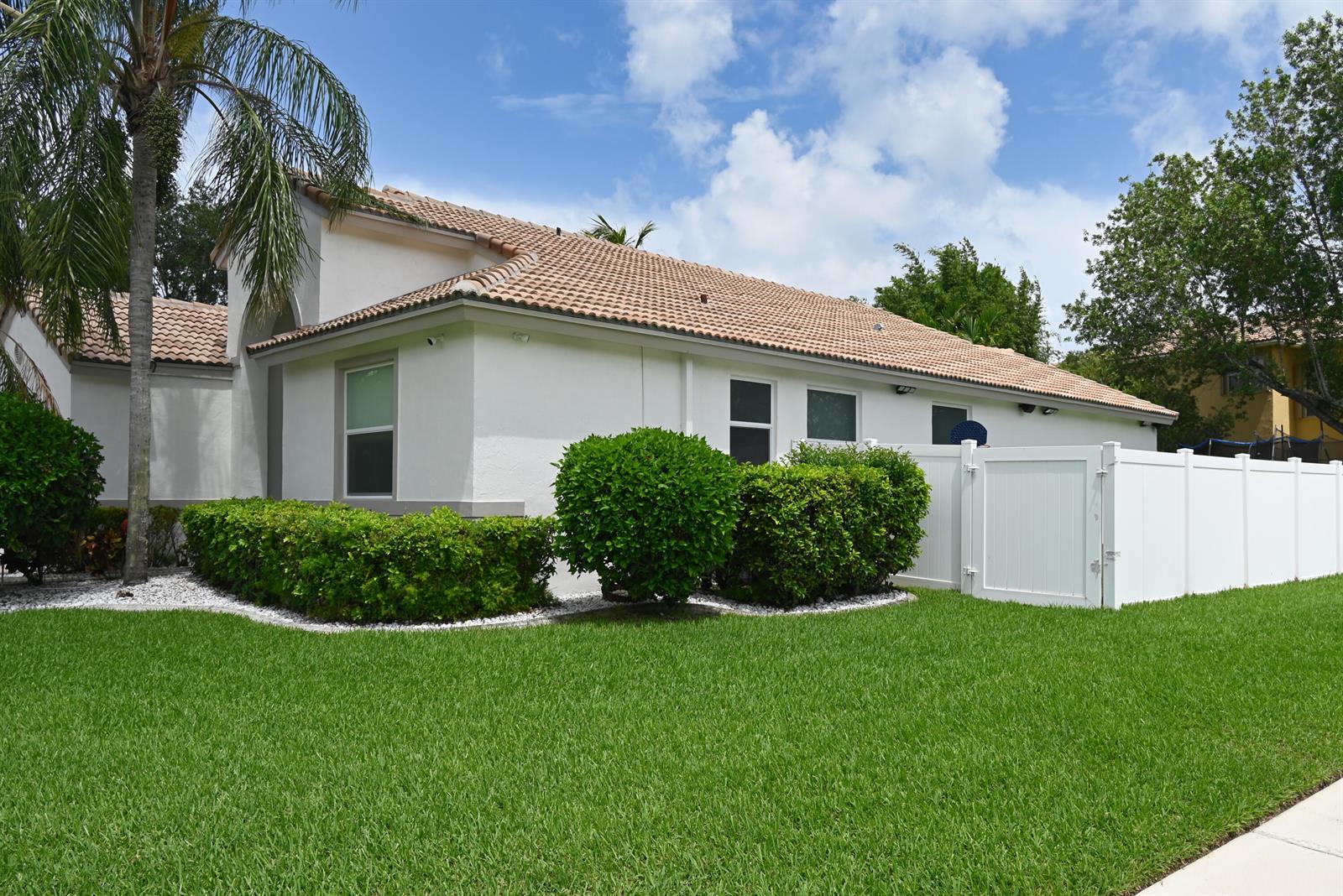 6403 C Durham Drive, Lake Worth FL 33467 photo 3