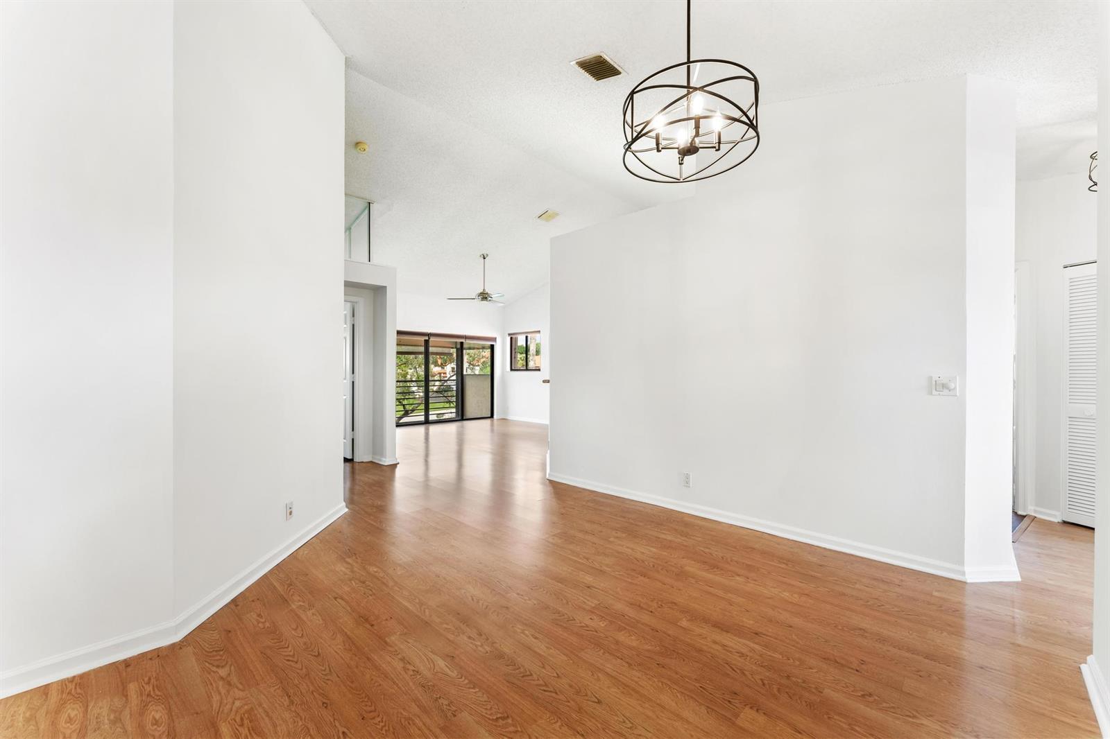 18 Vía De Casas Sur # 205, Boynton Beach FL 33426 photo 4