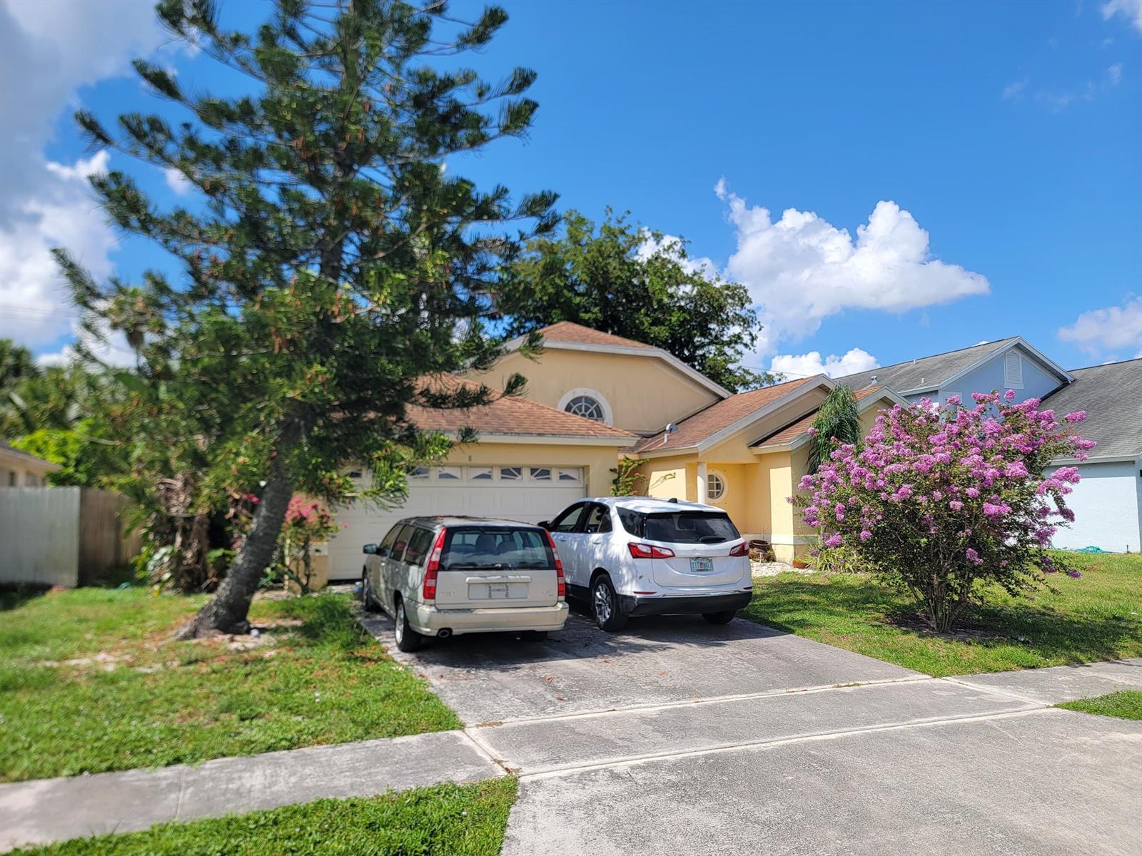 8 Meadows Park Lane, Boynton Beach FL 33436