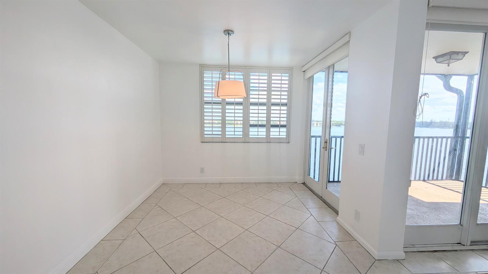 105 Lake Emerald # 810, Oakland Park FL 33309 photo 3