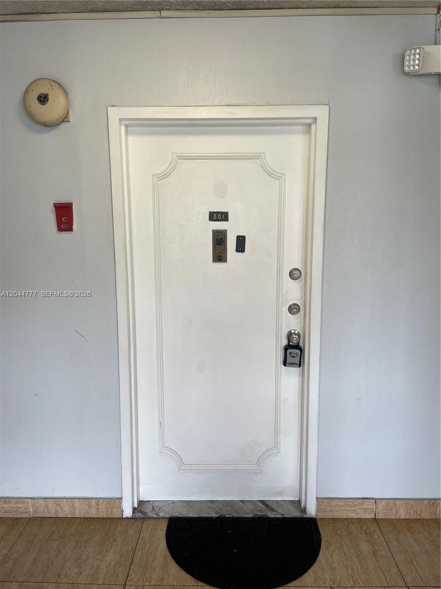 13685 NE 10th Ave # 301, North Miami FL 33161