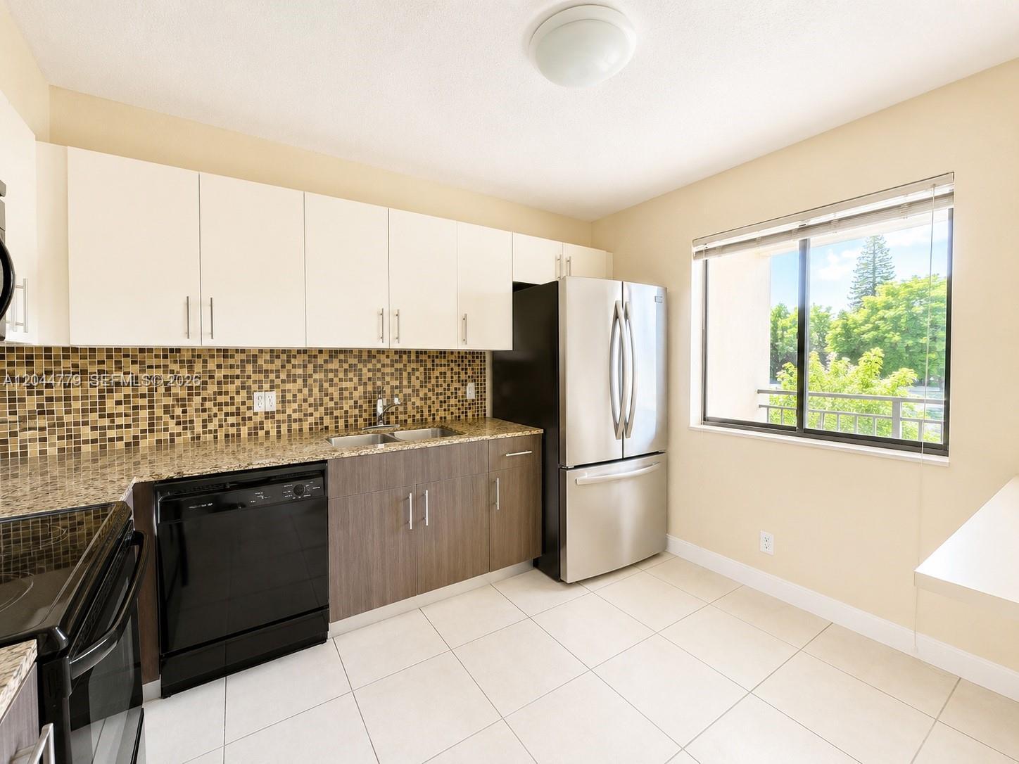 405 LAKEVIEW DR # 202, Weston FL 33326 photo 2