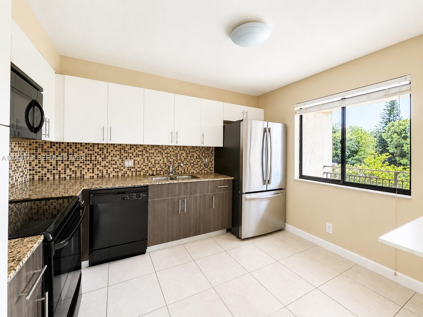 405 LAKEVIEW DR # 202, Weston FL 33326 photo 3