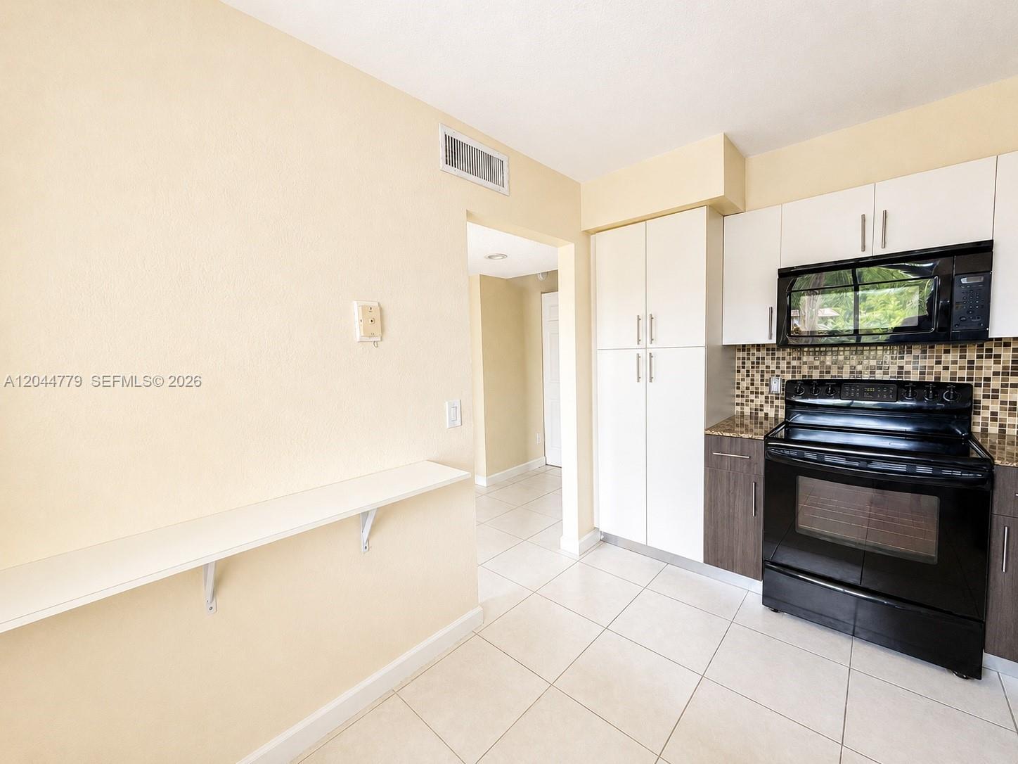 405 LAKEVIEW DR # 202, Weston FL 33326 photo 4
