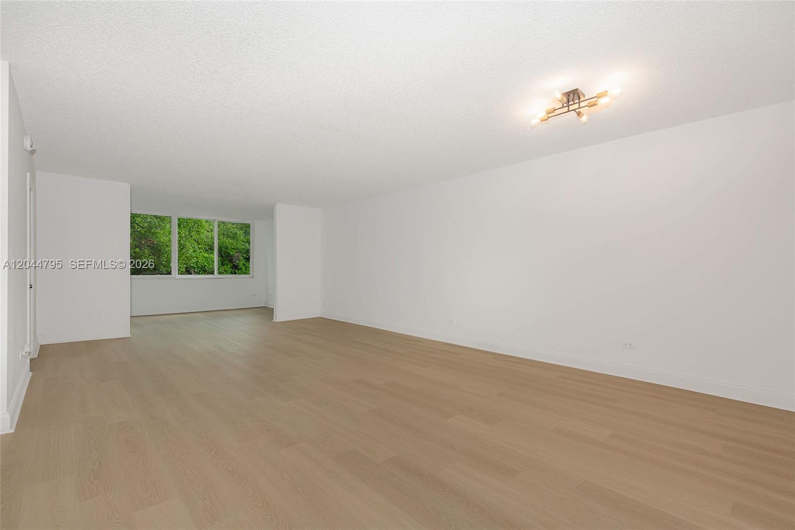 445 NE 195th St # 326, Miami FL 33179 photo 2