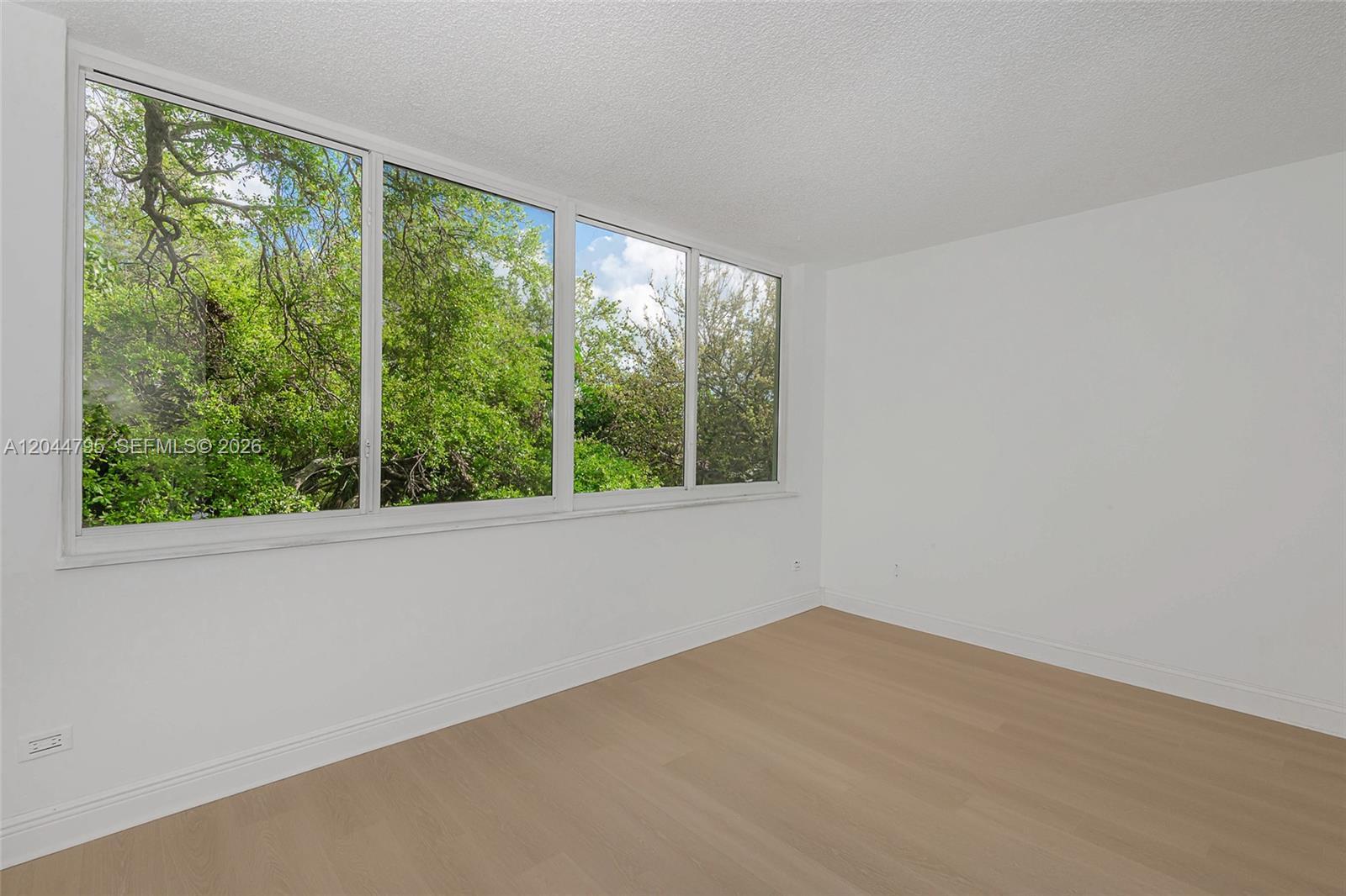 445 NE 195th St # 326, Miami FL 33179 photo 4