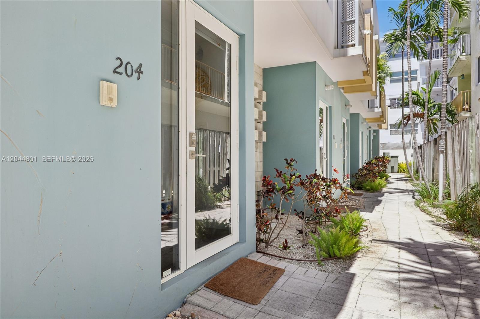 204 Washington Ave # 13, Miami Beach FL 33139 photo 2