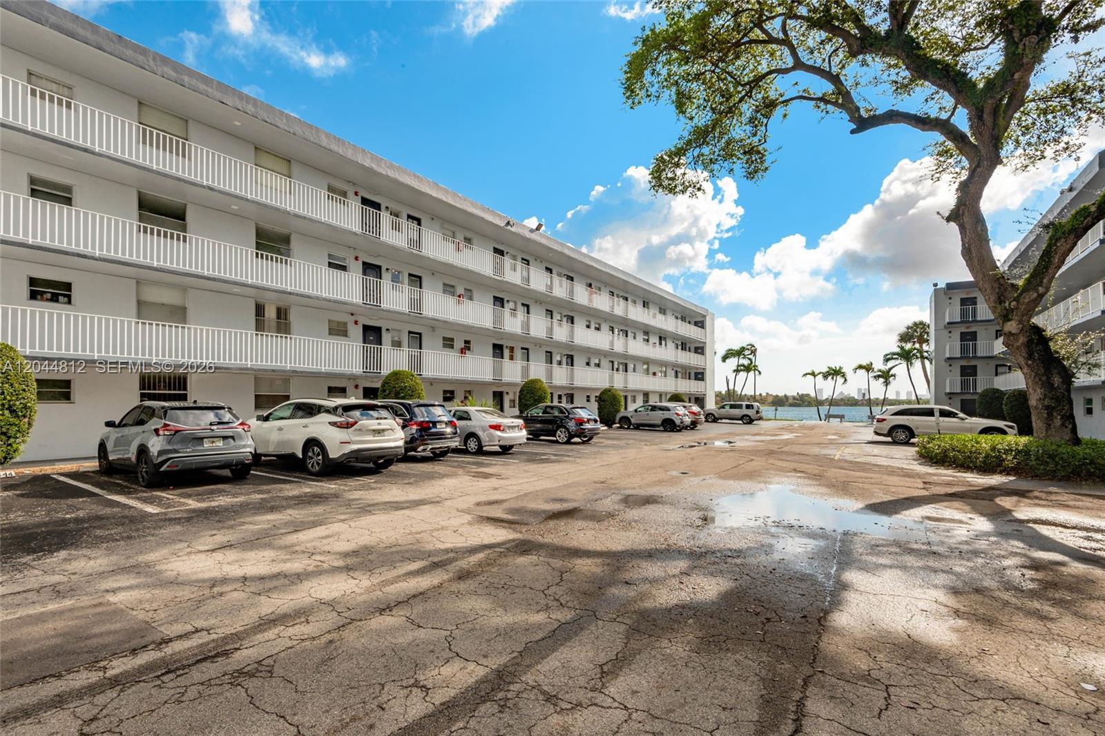 447 NE 195th St # 214, Miami FL 33179 photo 3