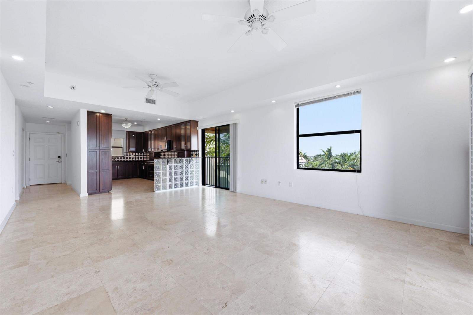 1640 Presidential Way # 501, West Palm Beach FL 33401 photo 2