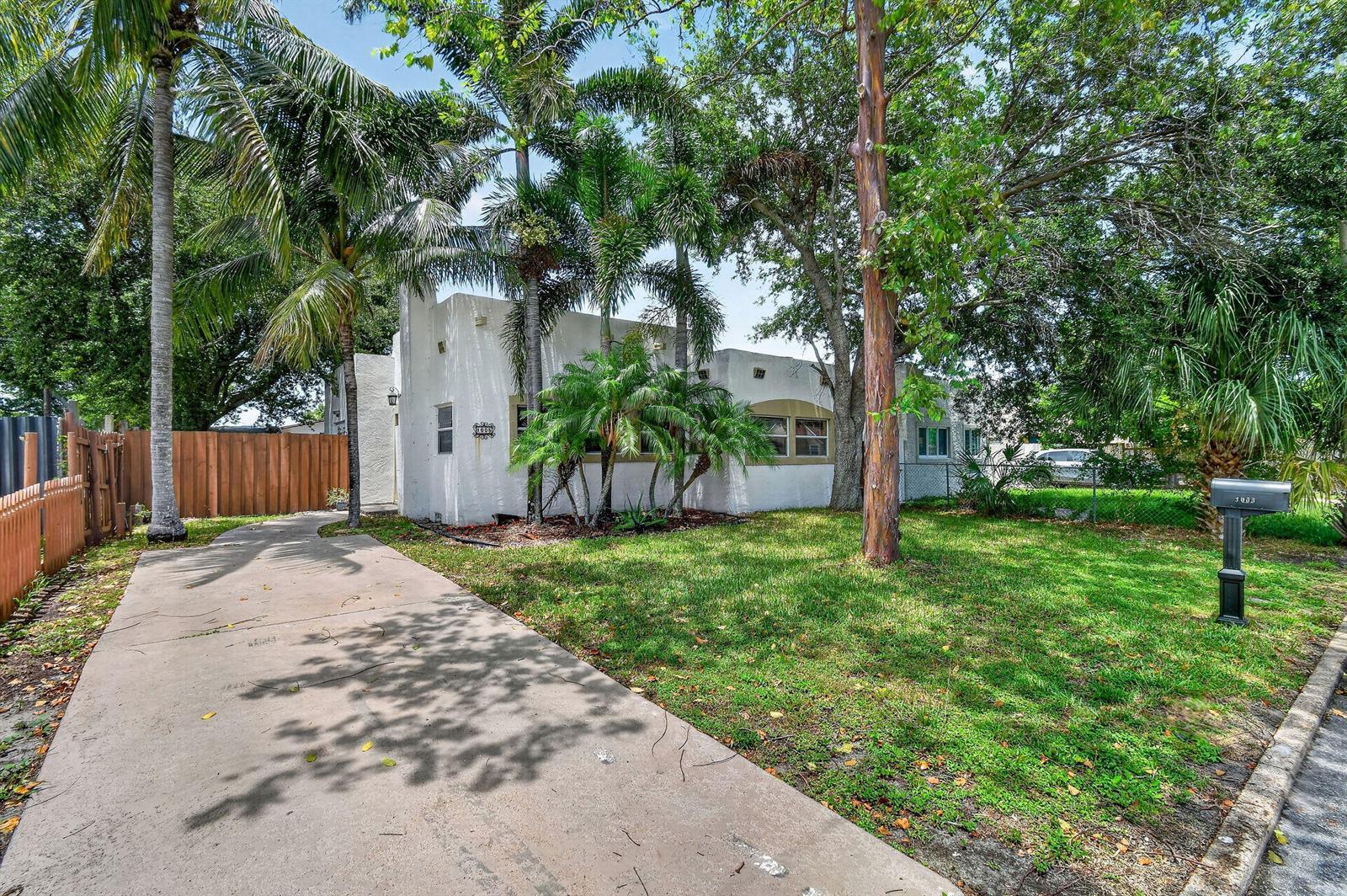 1005 Selkirk Street, West Palm Beach FL 33405