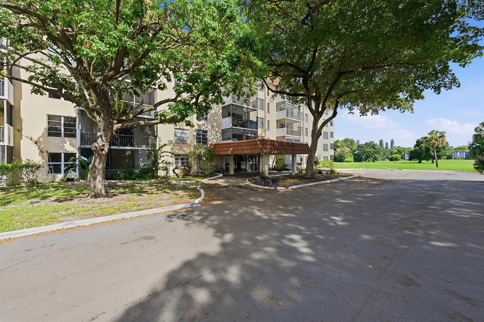 4158 Inverrary Drive # 511, Lauderhill FL 33319