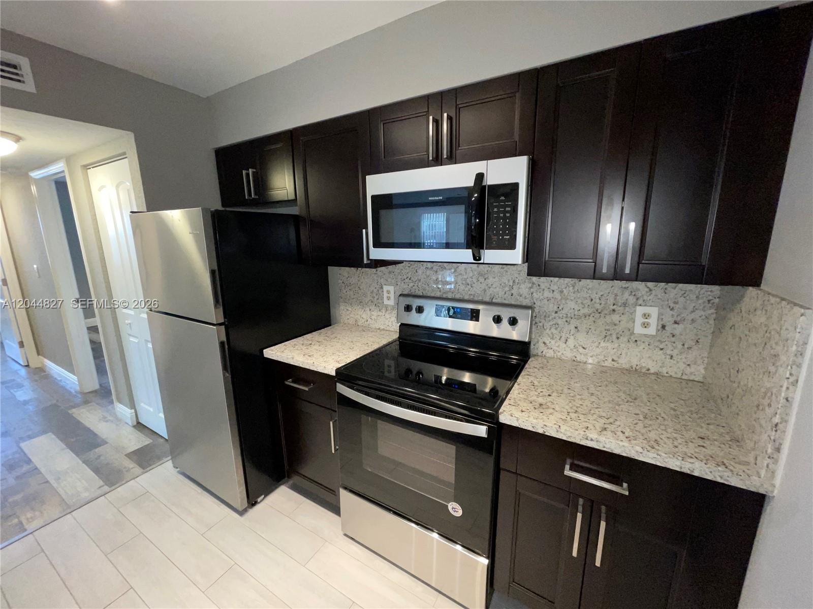 2831 N Oakland Forest Dr # 101, Oakland Park FL 33309 photo 2