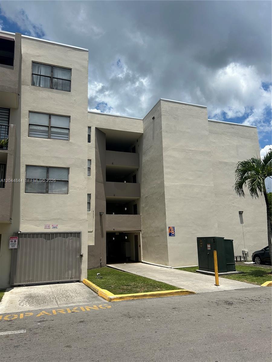 Miami, FL 33193 photo 3