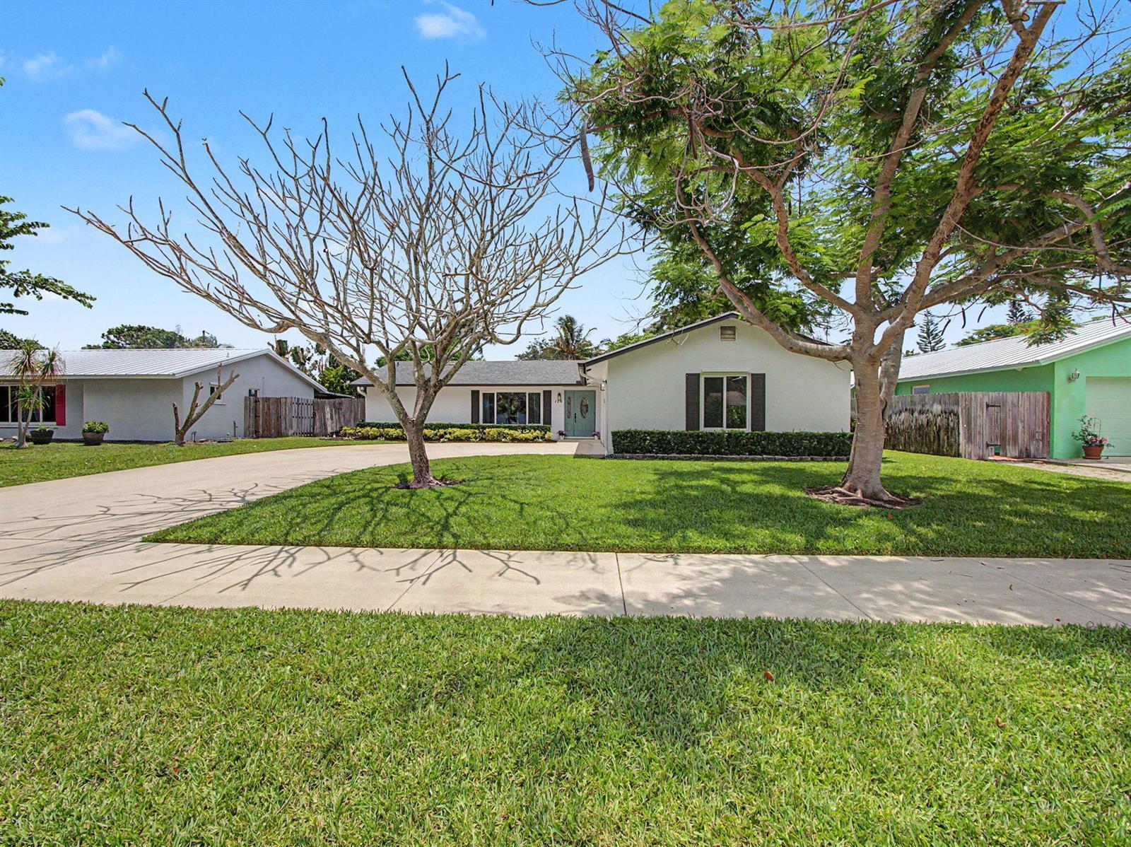126 Chapel Lane, Tequesta FL 33469 photo 3