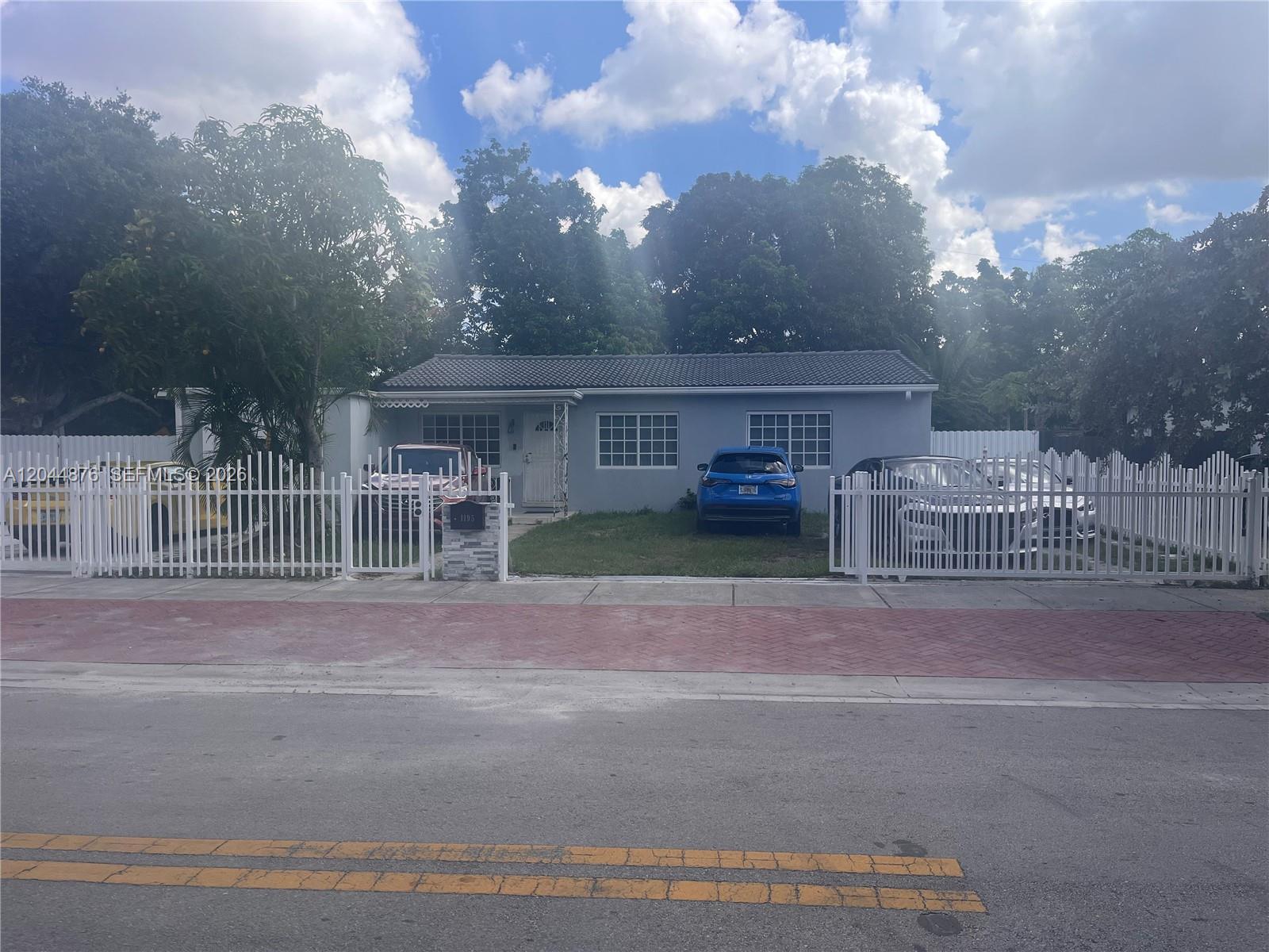 1195 NW 130th St, North Miami FL 33168