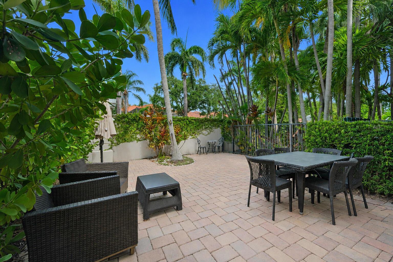 1384 Harbor View W, Hollywood FL 33019 photo 2