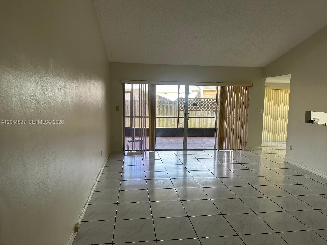 Miami, FL 33186 photo 4