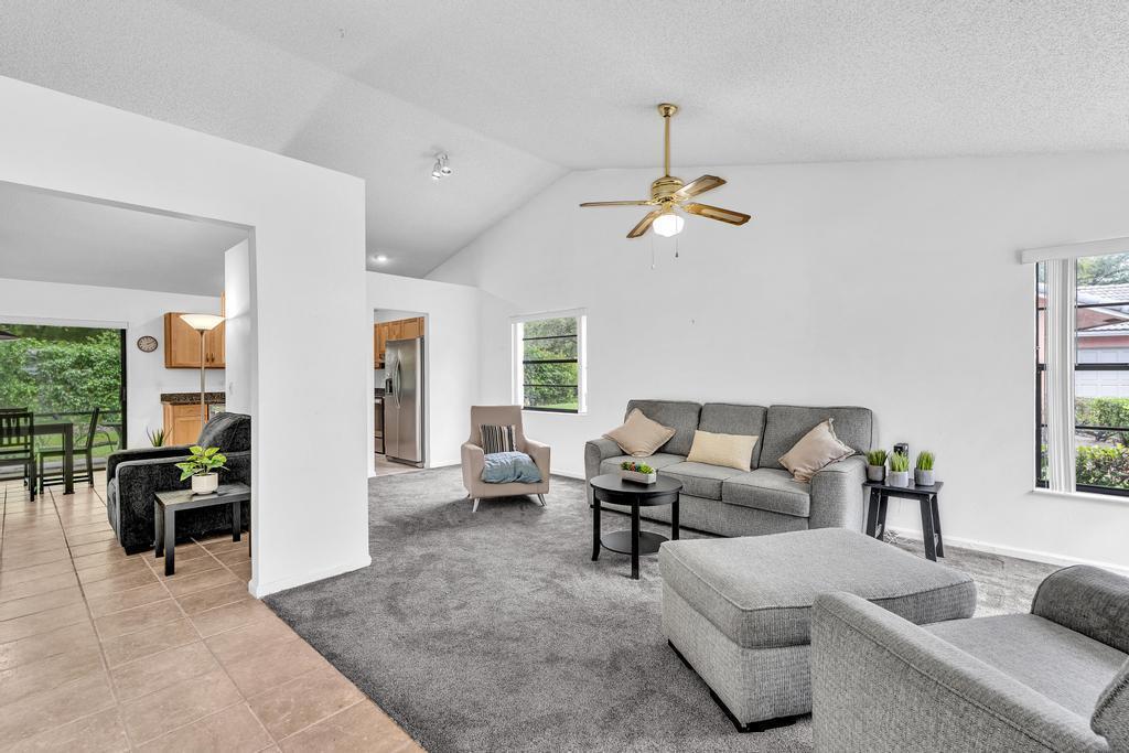 425 Shadow Wood Lane, Coral Springs FL 33071 photo 5