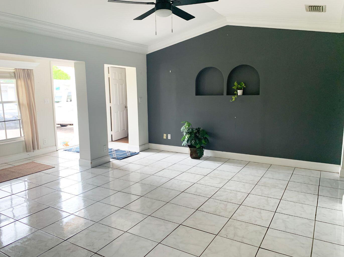 341 NW 52nd, Oakland Park FL 33309 photo 4