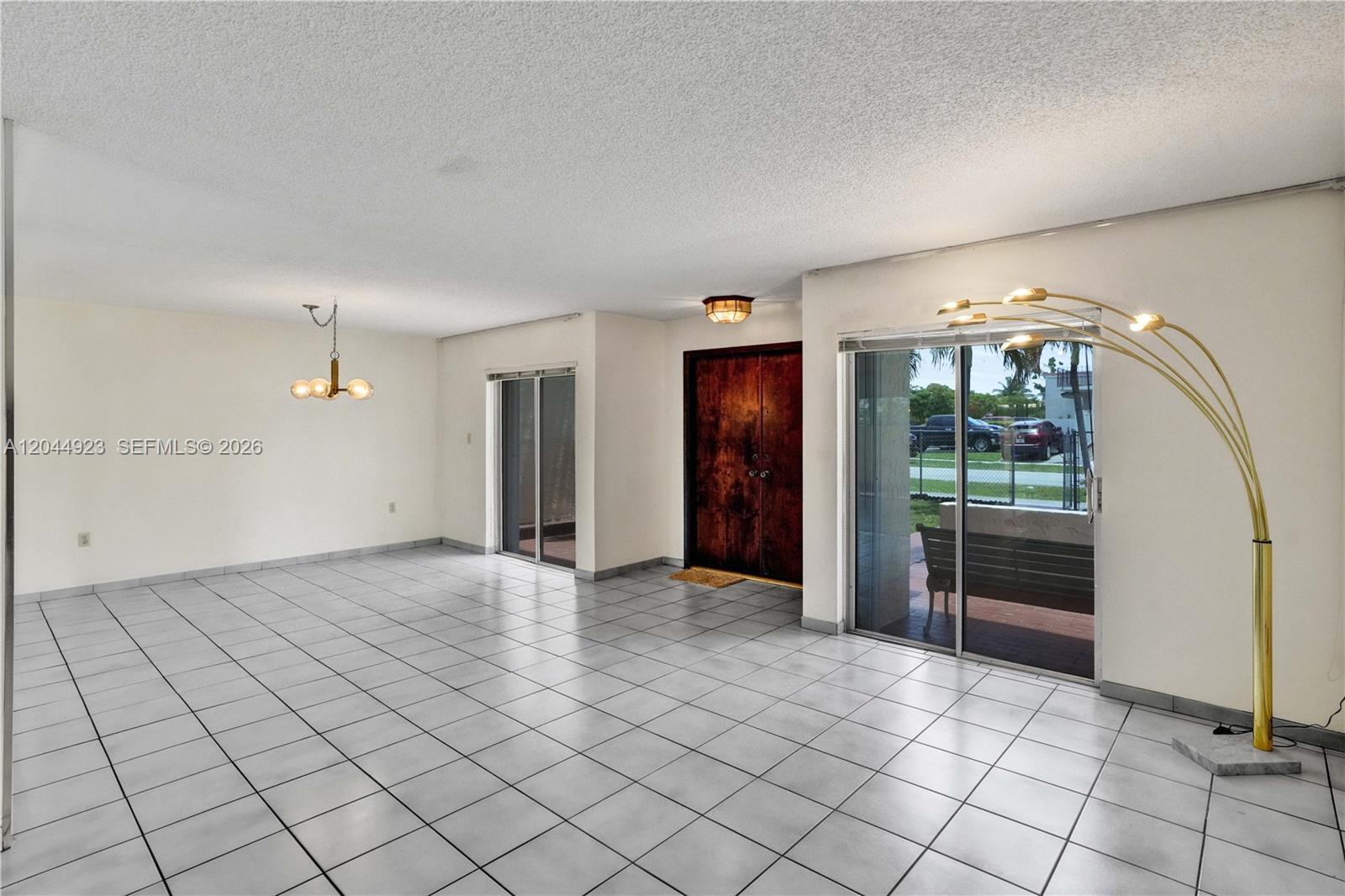 1050 SW 123rd Ave, Miami FL 33184 photo 4